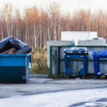 Kontenery na śmieci i gruz – jak efektywnie porządkować nieczystości?